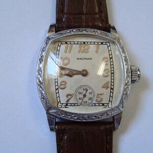 VINTAGE DECO WALTHAM,RTUN GREAT ,CASE SIZE 30 MM